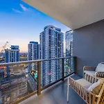 Stylish Cityscape 1Bd Apt In With Panoramic Views