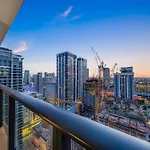 Stylish Cityscape 1Bd Apt In With Panoramic Views