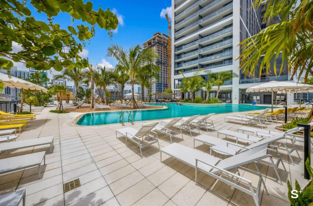 Stylish Cityscape 1bd In With Panoramic Views Сasa de vacaciones *