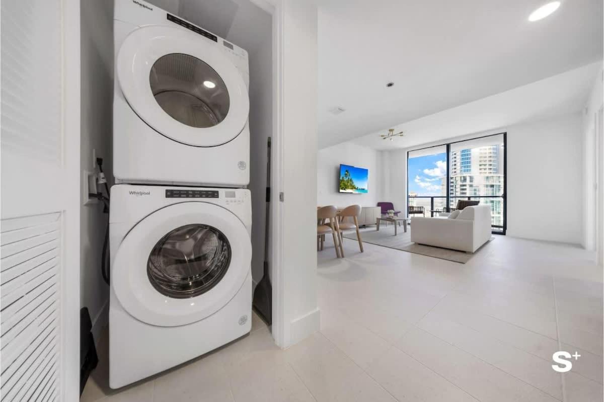 Stylish Cityscape 1bd In With Panoramic Views Сasa de vacaciones