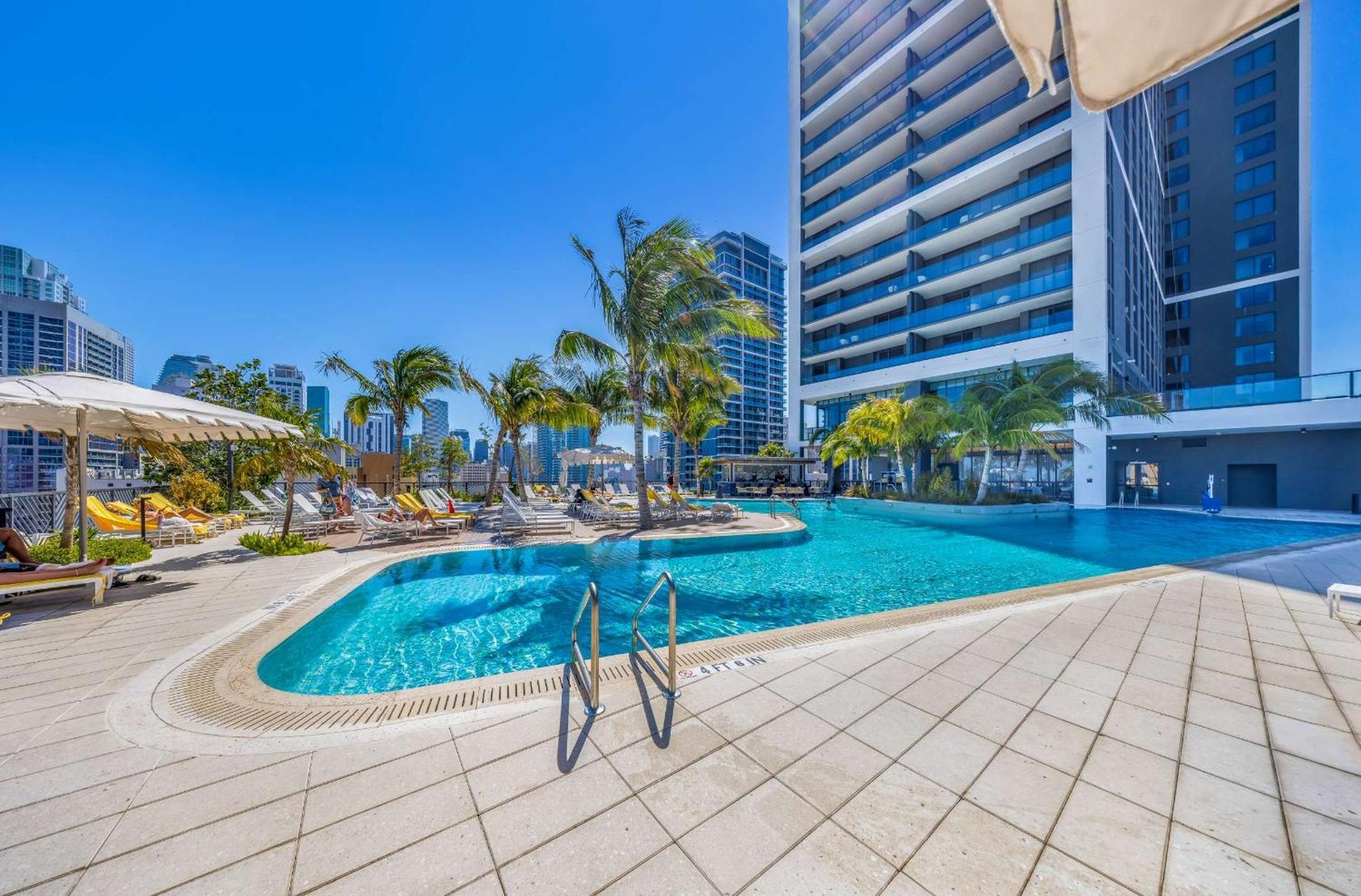 Сasa de vacaciones Stylish Cityscape 1bd In With Panoramic Views *