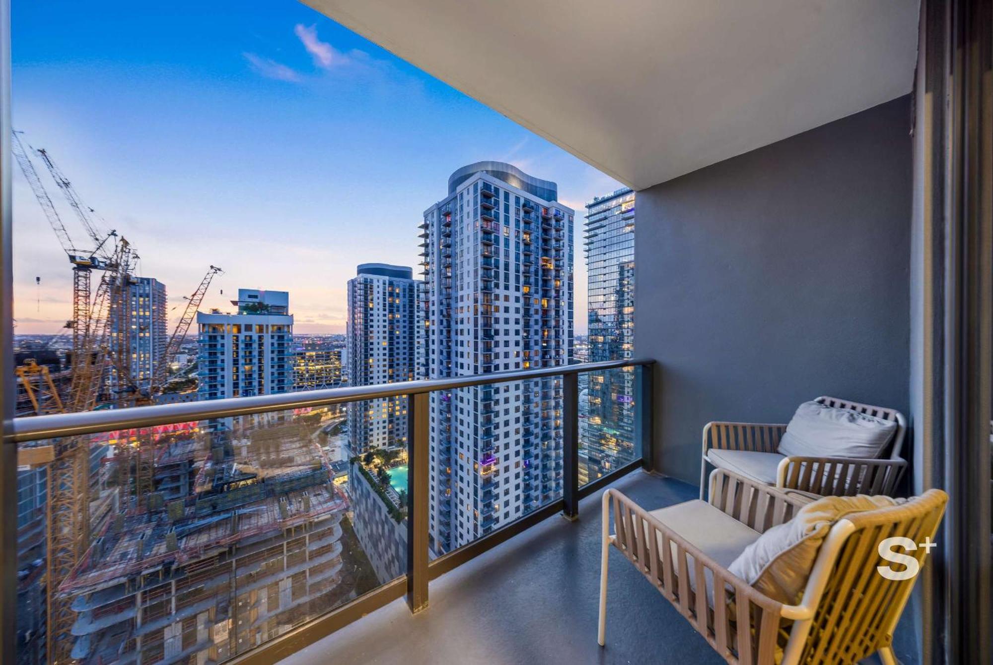 Сasa de vacaciones Stylish Cityscape 1bd In With Panoramic Views