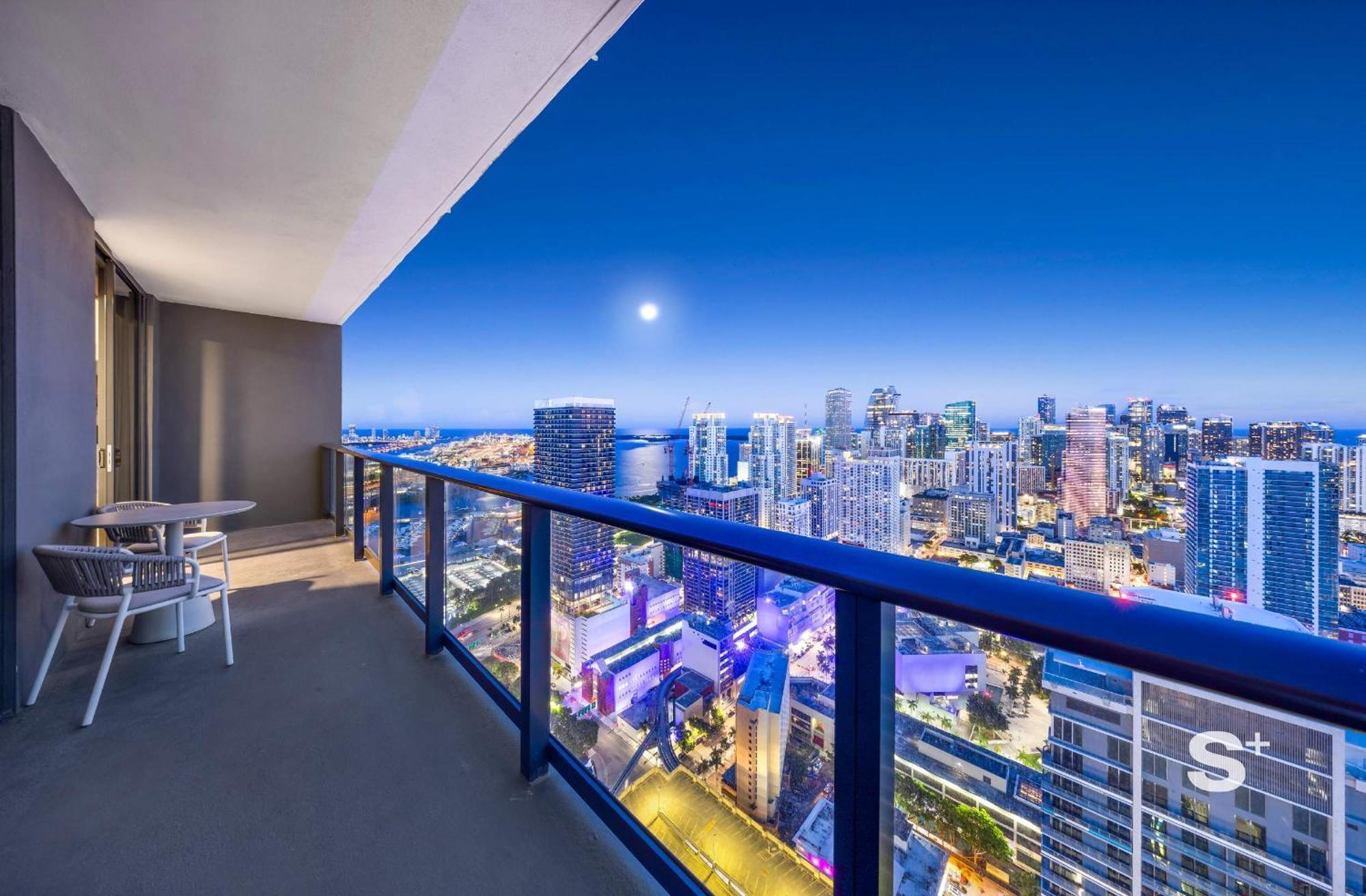 Сasa de vacaciones Stylish Cityscape 1bd In With Panoramic Views
